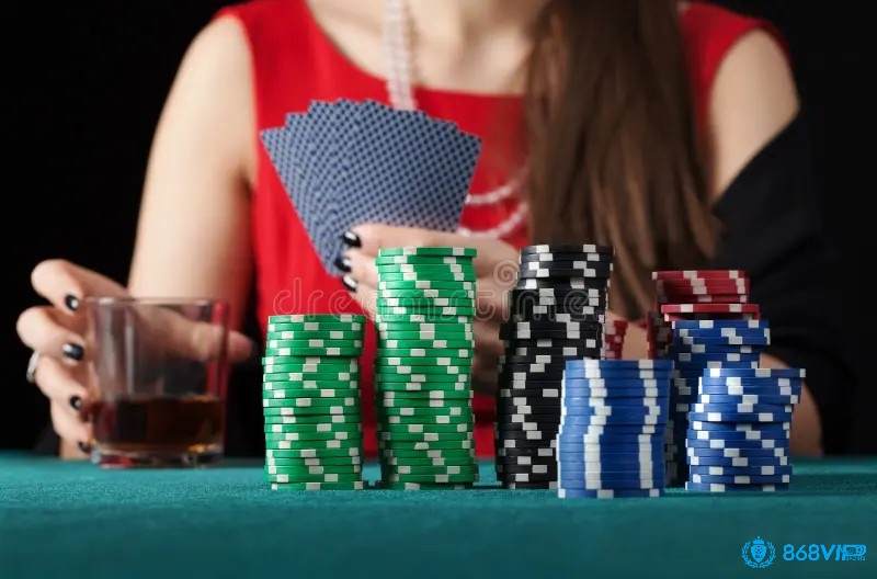 Check raise trong poker mang lại lợi thế lớn và giúp người chơi thắng lớn trong những pot quan trọng.