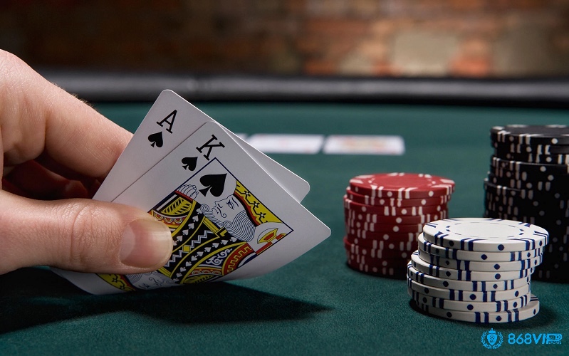 Poker là một trò chơi đánh bài hấp dẫn và kịch tính bậc nhất hiện nay