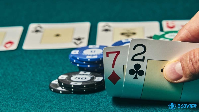 Kinh nghiệm chơi Poker: Chỉ chơi bài tẩy mạnh, biết khi nào nên bỏ bài để tối ưu chiến thắng