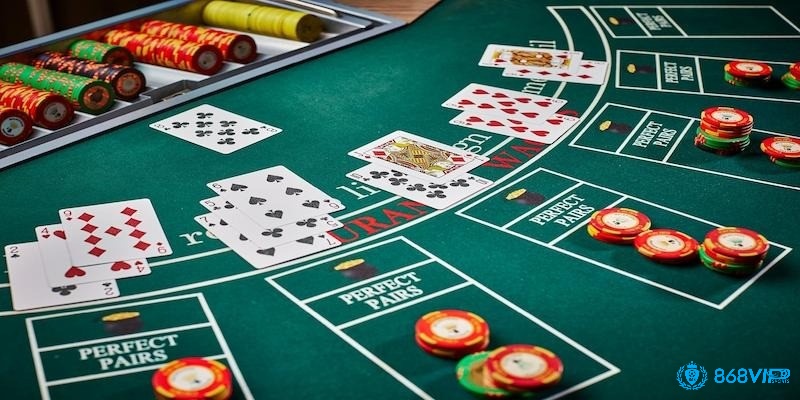Ghi nhớ lá bài là một mẹo chơi Blackjack người chơi nên áp dụng